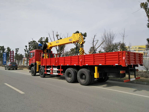 東風前四后八平板隨車吊價格解析與選購指南